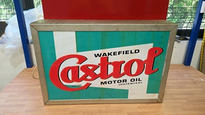 Lot 219 - WAKEFIELD CASTROL MOTOR OIL , LIGHT UP SIGN 27" X 18"