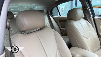 Lot 200 - 2002 JAGUAR S-TYPE V6 SE AUTO