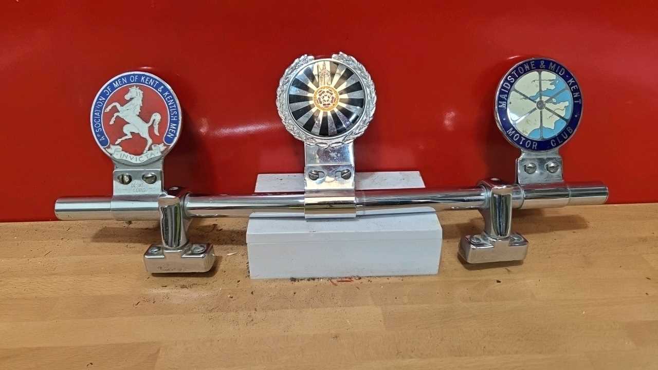 Lot 267 - CHROME BADGE BAR WITH , 2 X MAIDSTONE 1 X ROTORY