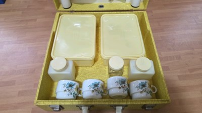 Lot 583 - BREXTON VINTAGE PICNIC HAMPER/CASE
