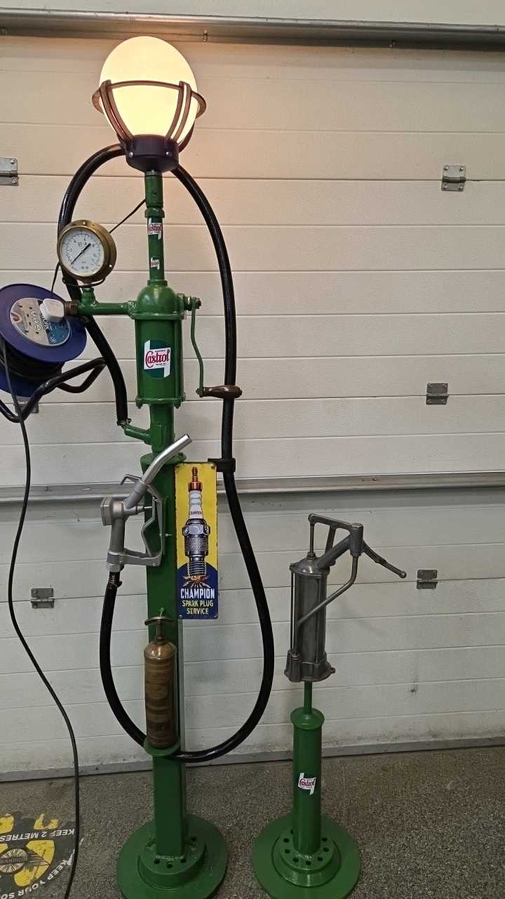 Lot 459 - VINTAGE STYLE PETROL PUMP & OIL PUMP