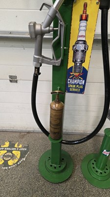 Lot 459 - VINTAGE STYLE PETROL PUMP & OIL PUMP