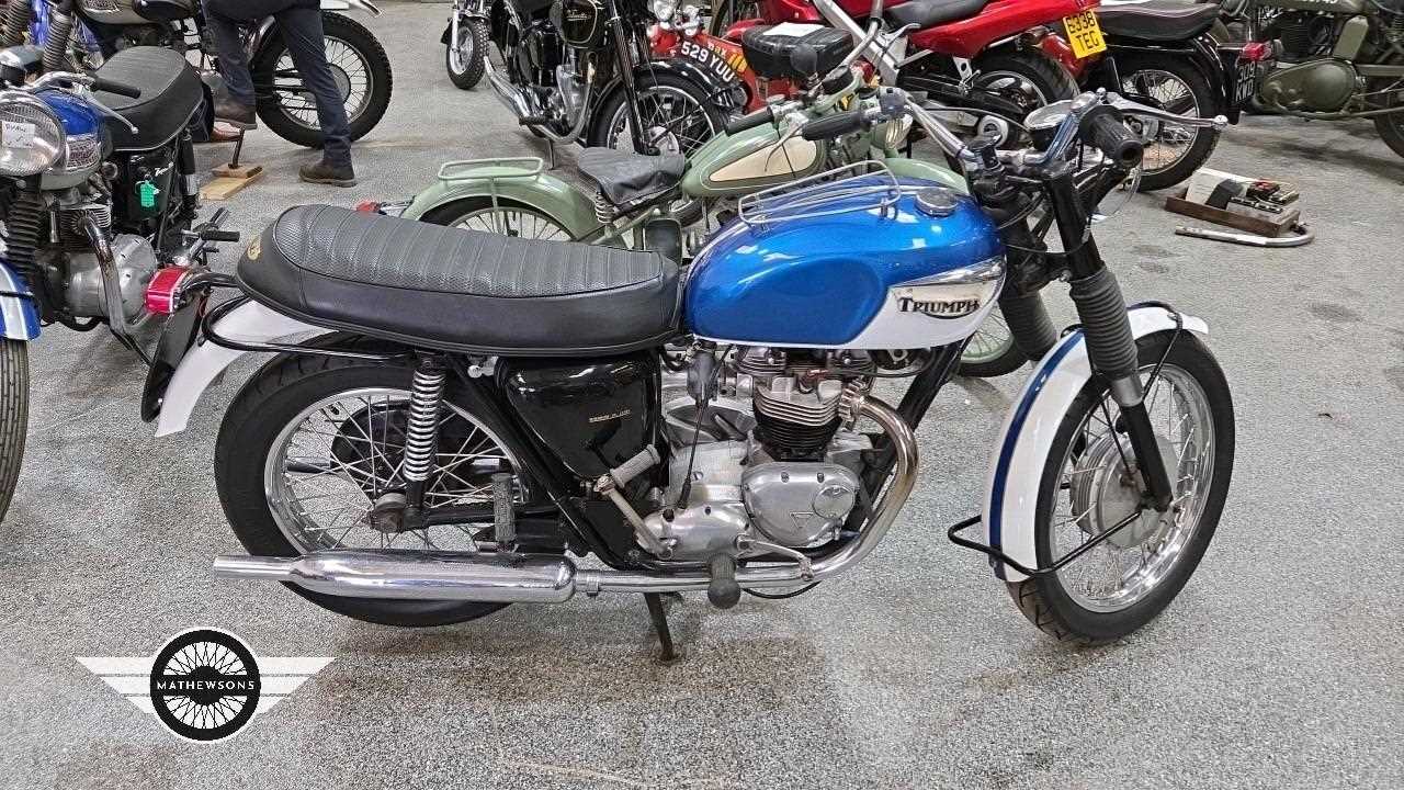 Lot 614 - 1967 TRIUMPH