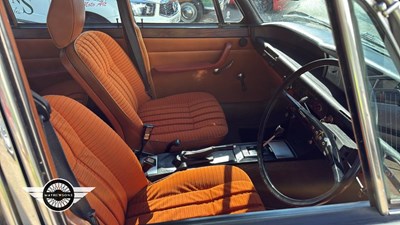 Lot 228 - 1975 ROVER 3500 AUTO