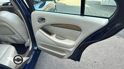 Lot 416 - 2001 JAGUAR S-TYPE V8 AUTO