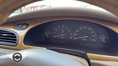 Lot 416 - 2001 JAGUAR S-TYPE V8 AUTO