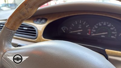 Lot 416 - 2001 JAGUAR S-TYPE V8 AUTO