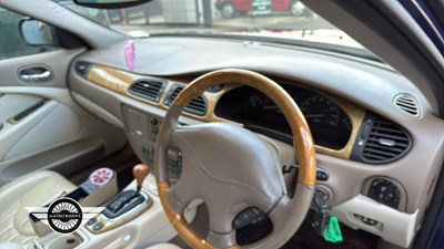 Lot 416 - 2001 JAGUAR S-TYPE V8 AUTO