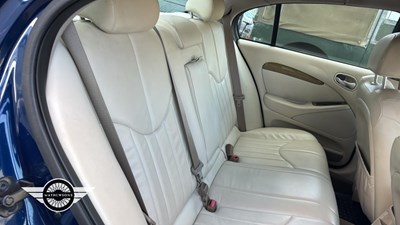 Lot 416 - 2001 JAGUAR S-TYPE V8 AUTO