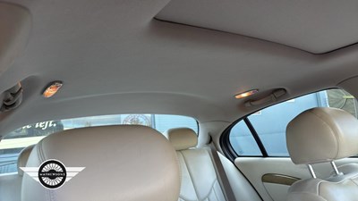 Lot 416 - 2001 JAGUAR S-TYPE V8 AUTO