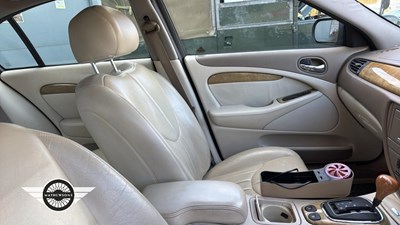 Lot 416 - 2001 JAGUAR S-TYPE V8 AUTO