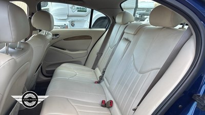 Lot 416 - 2001 JAGUAR S-TYPE V8 AUTO