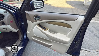 Lot 416 - 2001 JAGUAR S-TYPE V8 AUTO