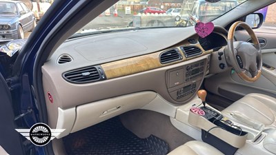 Lot 416 - 2001 JAGUAR S-TYPE V8 AUTO