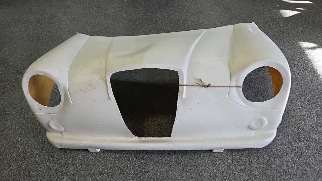 Lot 165 - MINI ELF FIBRE GLASS BONNET