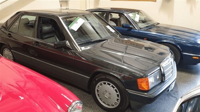 Lot 340 - 1990 MERCEDES 190E