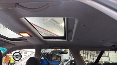 Lot 460 - 2000 SUBARU