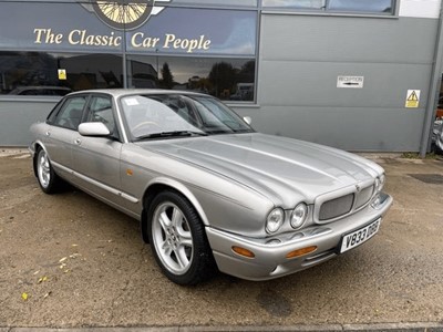 Lot 358 - 1999 JAGUAR XJR V8 AUTO