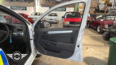 Lot 26 - 2010 VAUXHALL ASTRA SPECIAL CDTI 90