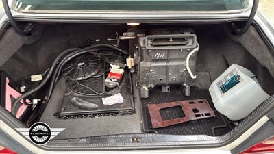 Lot 500 - 1995 MERCEDES E220 AUTO