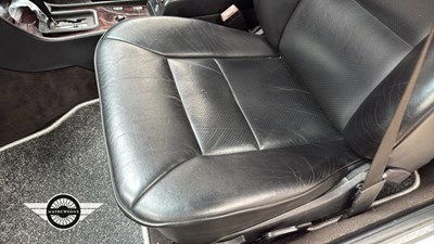 Lot 500 - 1995 MERCEDES E220 AUTO