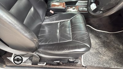 Lot 500 - 1995 MERCEDES E220 AUTO