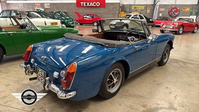 Lot 618 - 1972 MG MIDGET