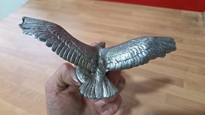 Lot 521 - BIRD CAR EMBLEM/MASCOT