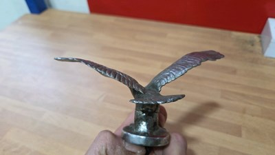 Lot 521 - BIRD CAR EMBLEM/MASCOT