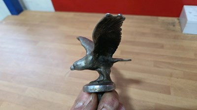 Lot 521 - BIRD CAR EMBLEM/MASCOT
