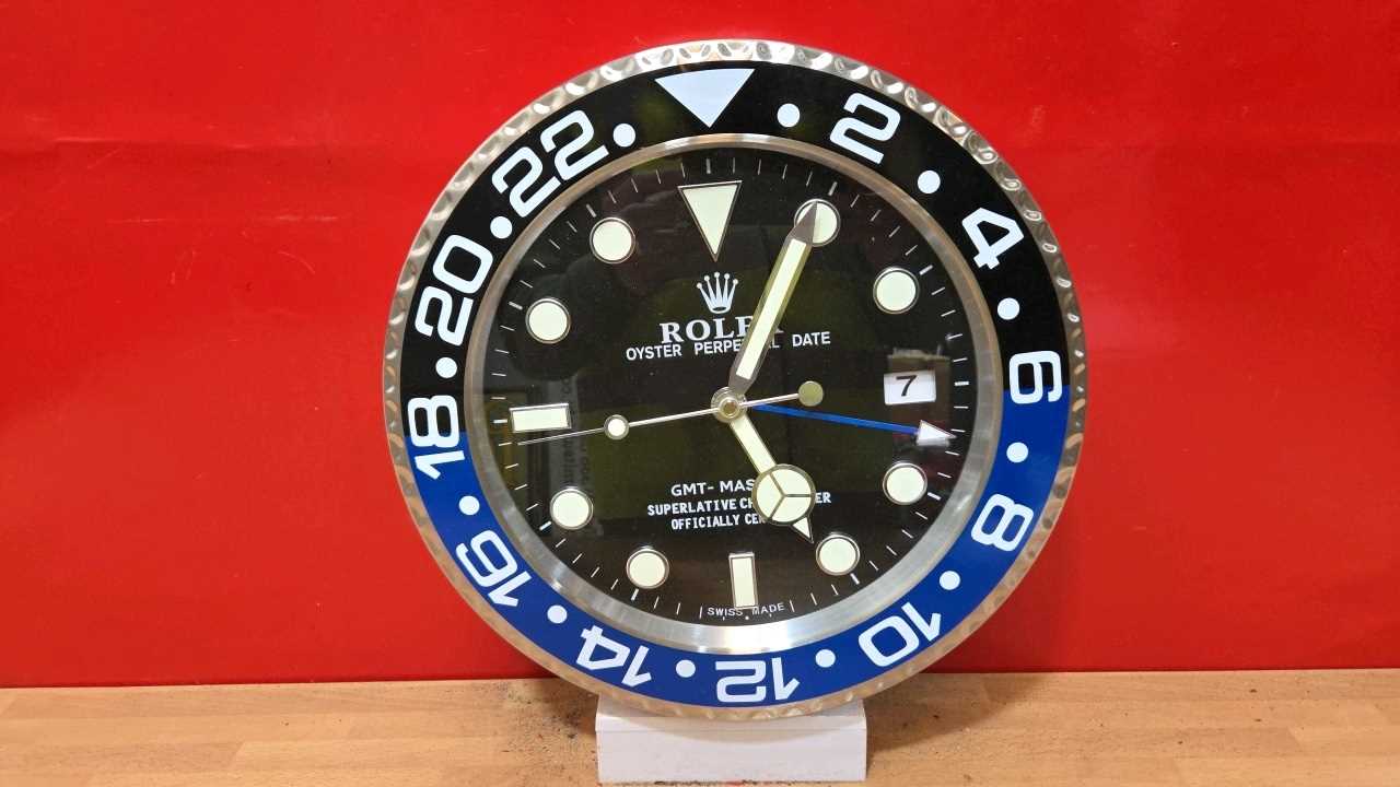 Lot 201 - ROLEX STYLE WALL CLOCK OYSTER PERPETUAZ DATE GMT MASTER II