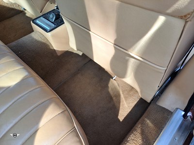 Lot 596 - 1982 DAIMLER 4.2 SOVEREIGN AUTO