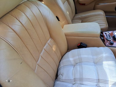 Lot 596 - 1982 DAIMLER 4.2 SOVEREIGN AUTO