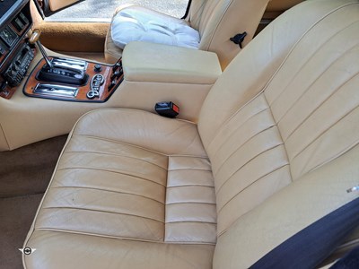 Lot 596 - 1982 DAIMLER 4.2 SOVEREIGN AUTO