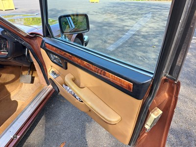 Lot 596 - 1982 DAIMLER 4.2 SOVEREIGN AUTO