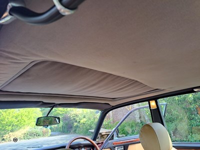 Lot 596 - 1982 DAIMLER 4.2 SOVEREIGN AUTO