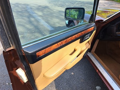 Lot 596 - 1982 DAIMLER 4.2 SOVEREIGN AUTO