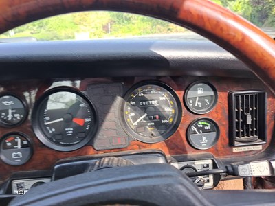 Lot 596 - 1982 DAIMLER 4.2 SOVEREIGN AUTO