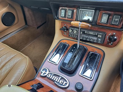 Lot 596 - 1982 DAIMLER 4.2 SOVEREIGN AUTO