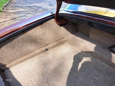 Lot 596 - 1982 DAIMLER 4.2 SOVEREIGN AUTO