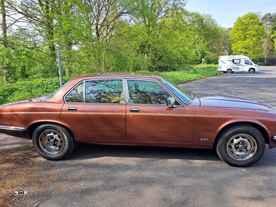 Lot 596 - 1982 DAIMLER 4.2 SOVEREIGN AUTO