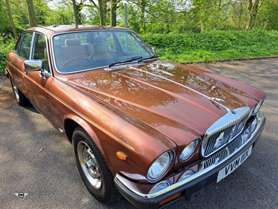 Lot 596 - 1982 DAIMLER 4.2 SOVEREIGN AUTO