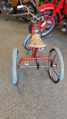 Lot 663 - TRIANG SUNBEAM TRICYCLE