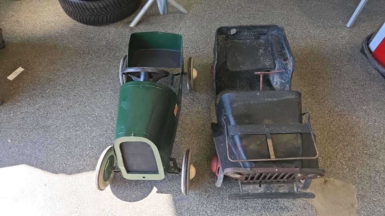 Lot 683 - GREEN PEDAL CAR & JEEP