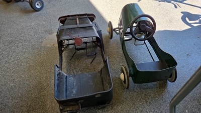 Lot 683 - GREEN PEDAL CAR & JEEP