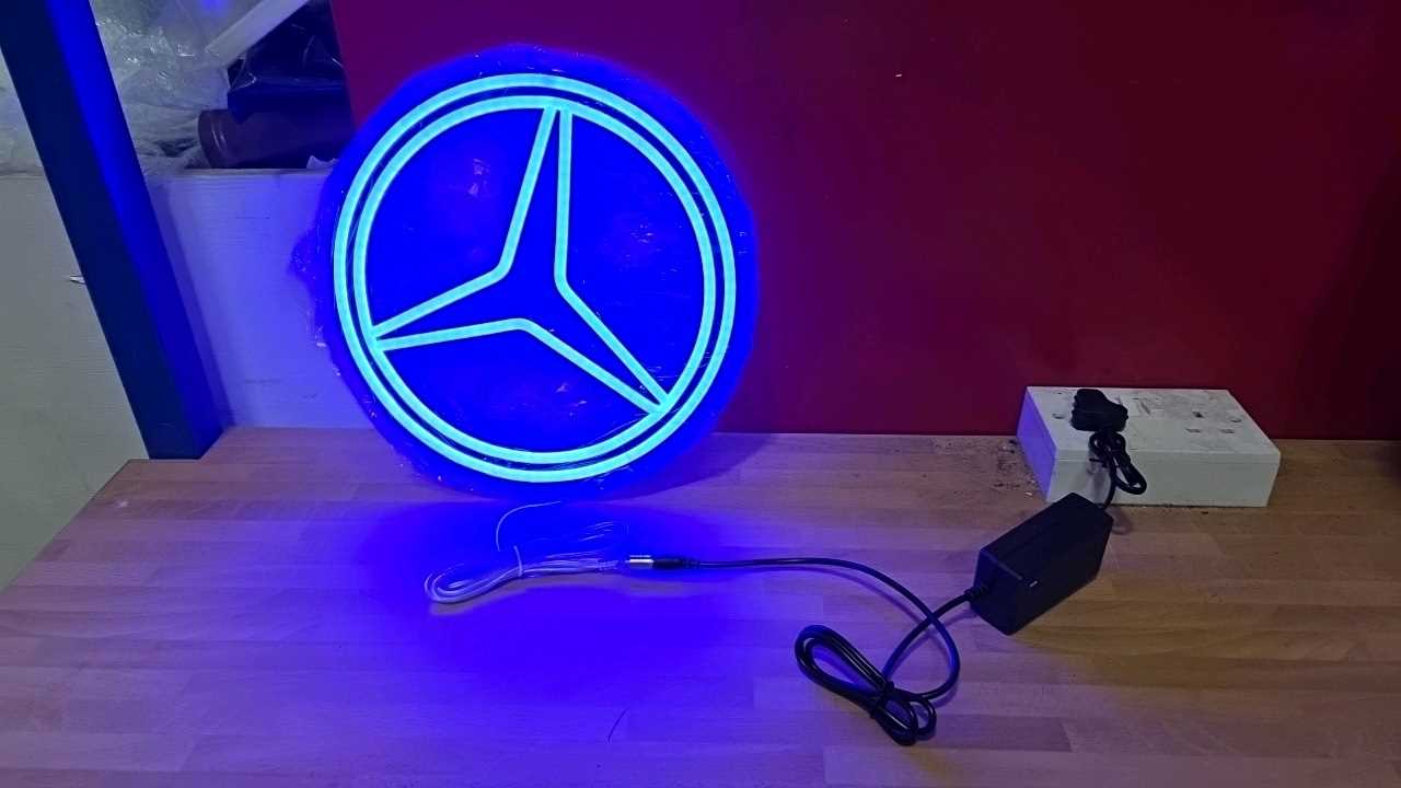 Lot 225 - MERCEDES NEON SIGN 12" DIA