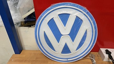 Lot 373 - VW NEON SIGN 16" DIA