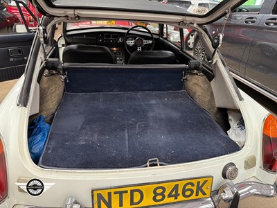 Lot 150 - 1972 MG B GT