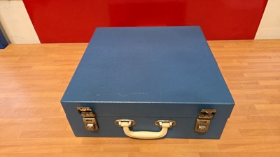 Lot 171 - SIRRAM BLUE PICNIC SET
