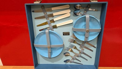 Lot 171 - SIRRAM BLUE PICNIC SET